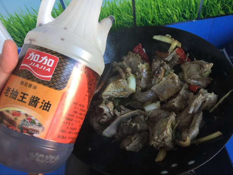 笋干烧鸭步骤6