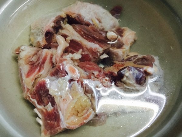 山药牛尾煲步骤1
