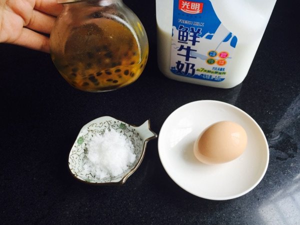百香果焦糖布丁步骤1