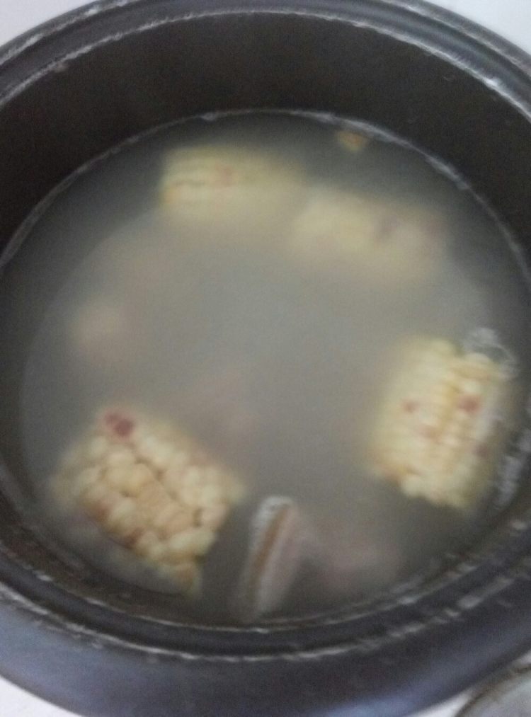 玉米莲藕脊骨汤步骤6