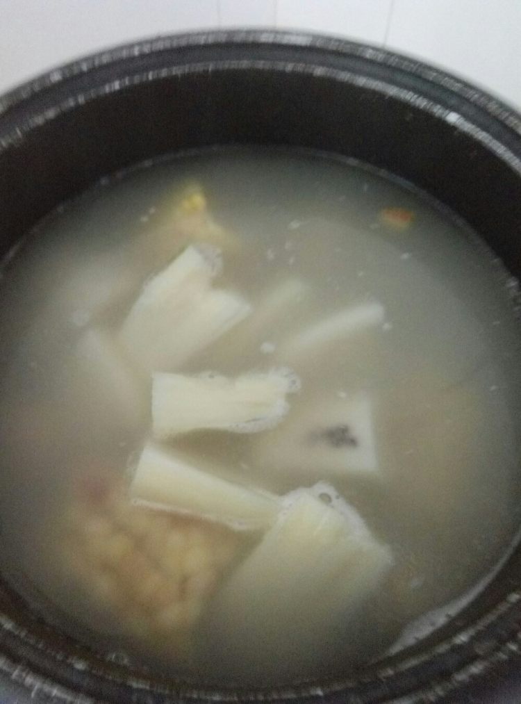 玉米莲藕脊骨汤步骤7