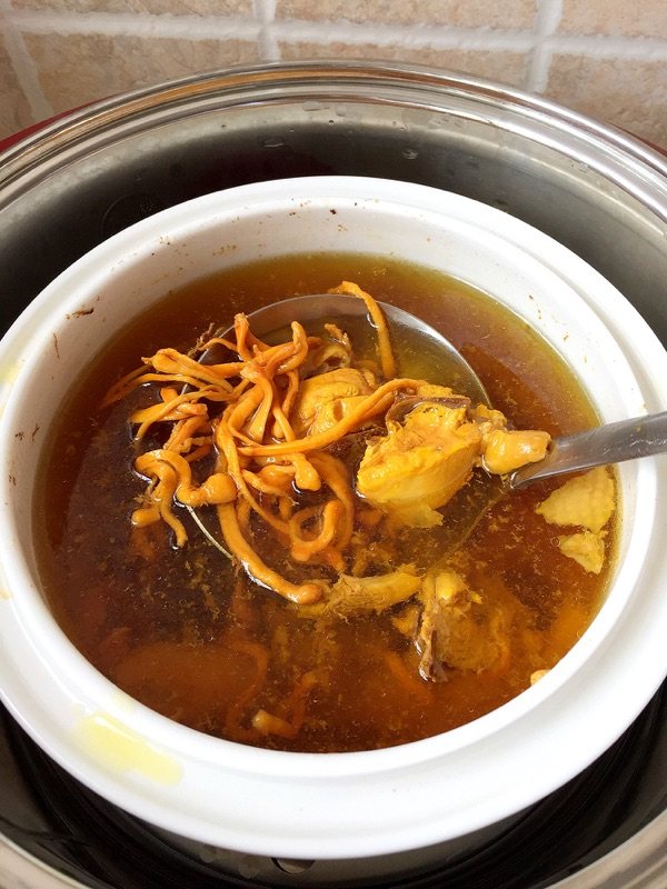 虫草花炖鸡步骤8