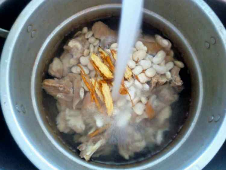 雪豆山药炖肘子步骤6