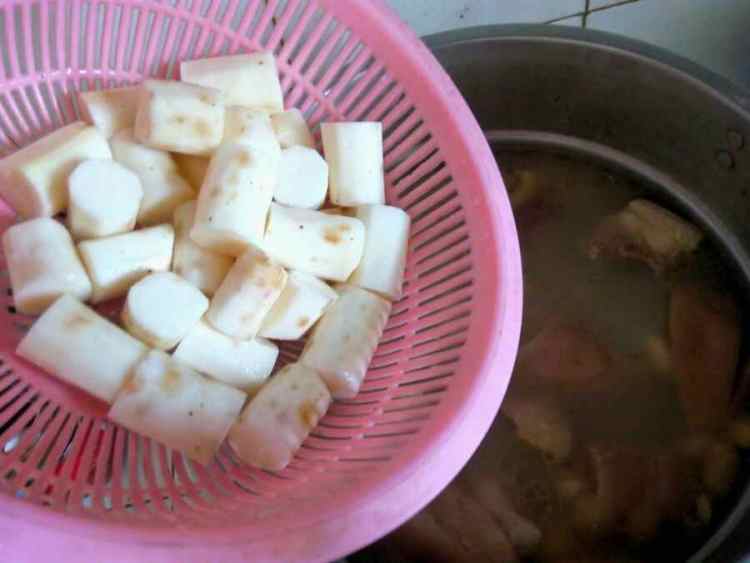 雪豆山药炖肘子步骤8