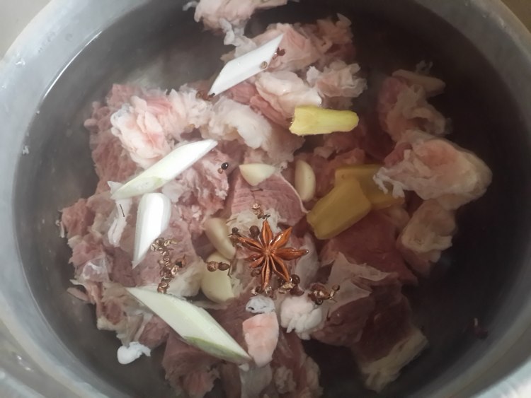 西红柿炖牛腩步骤3