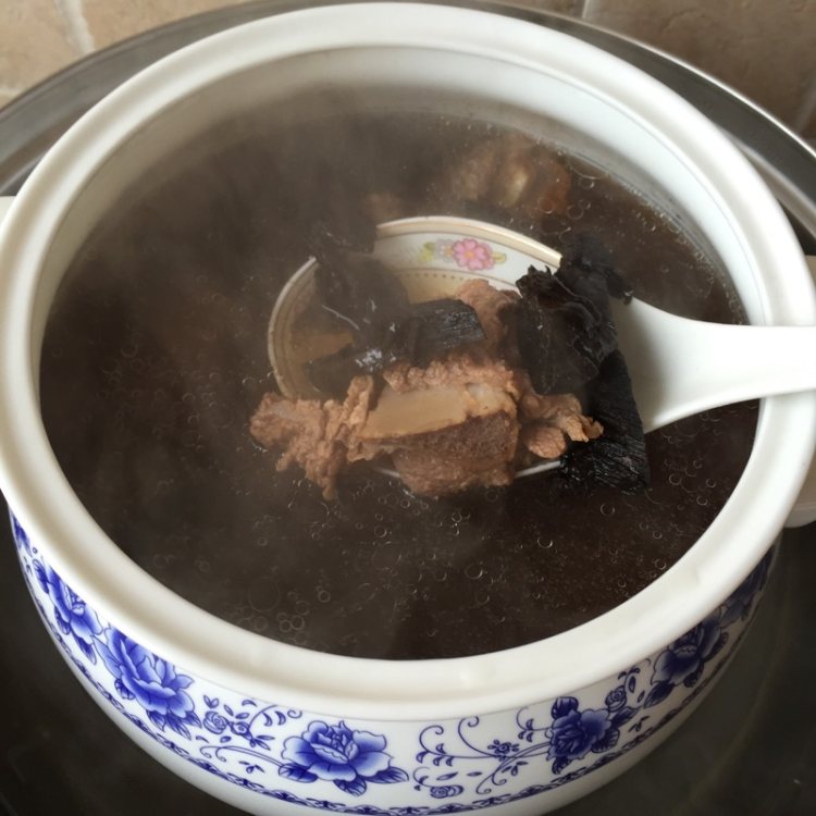 灵芝扇骨汤步骤3