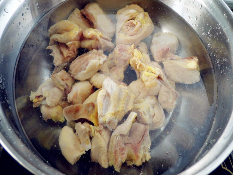 红烧土豆炖小鸡步骤9