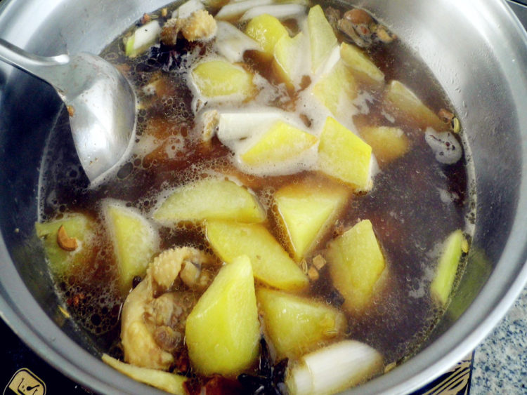 红烧土豆炖小鸡步骤12