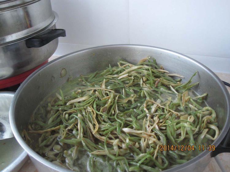 干豆角丝炖土豆条步骤7