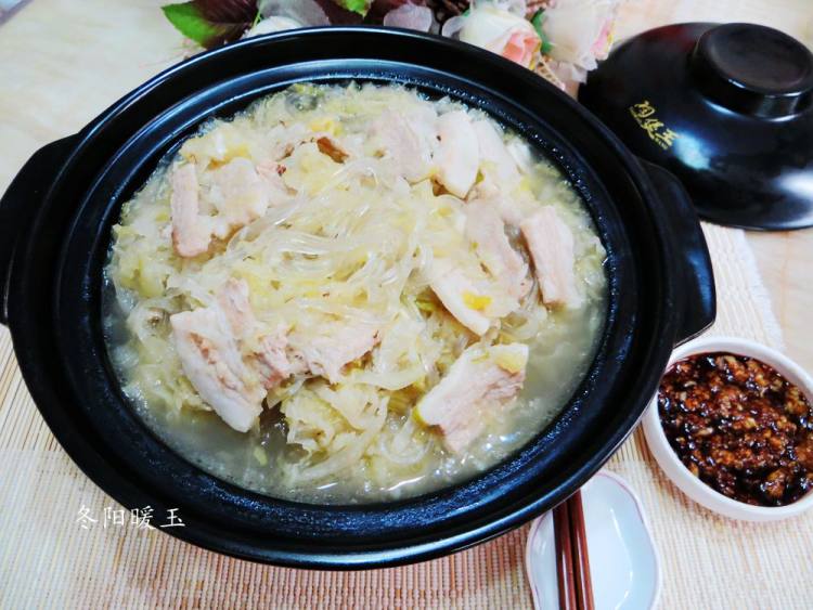 五花肉炖酸菜粉丝步骤10