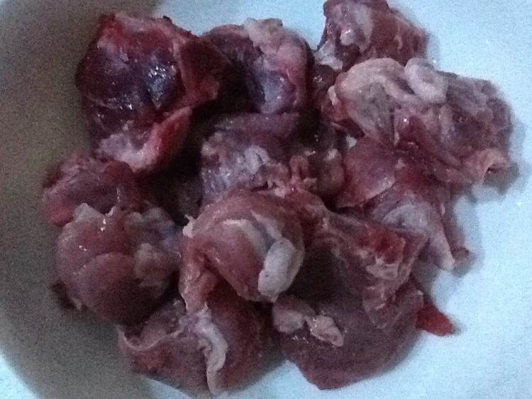 羊肉炖酸菜步骤1
