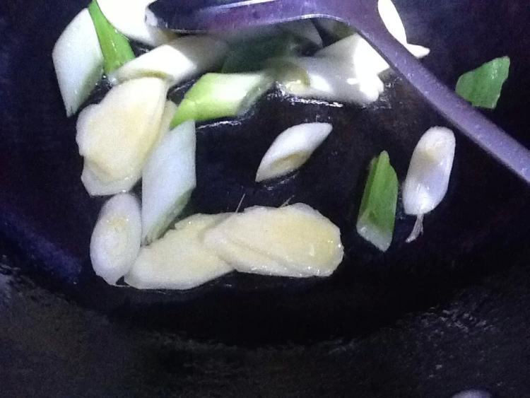羊肉炖酸菜步骤5