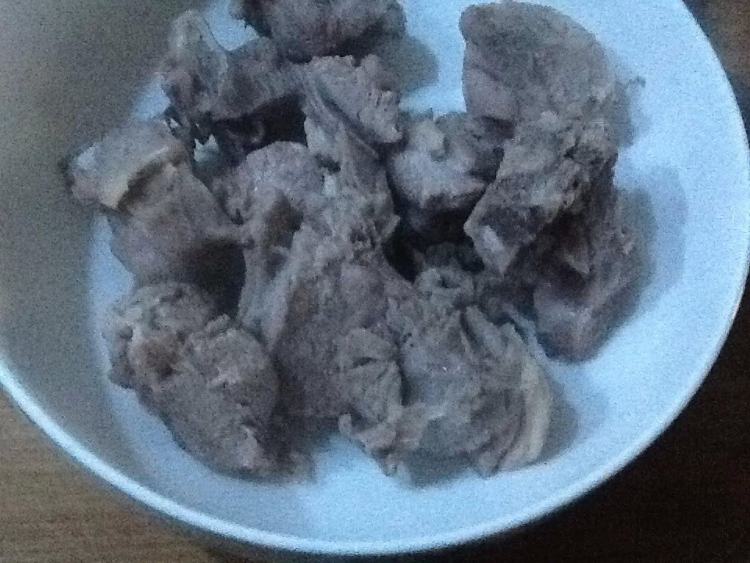 羊肉炖酸菜步骤3