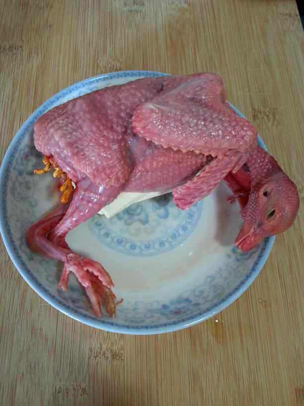虫草花炖鸽子步骤2