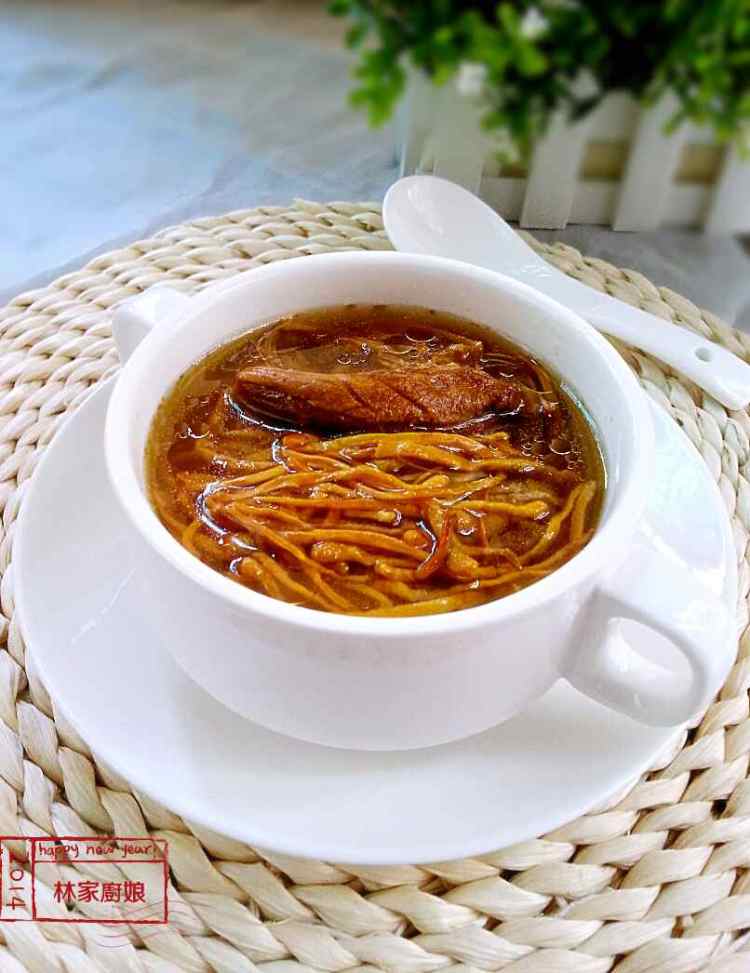 虫草花炖鸽子步骤8