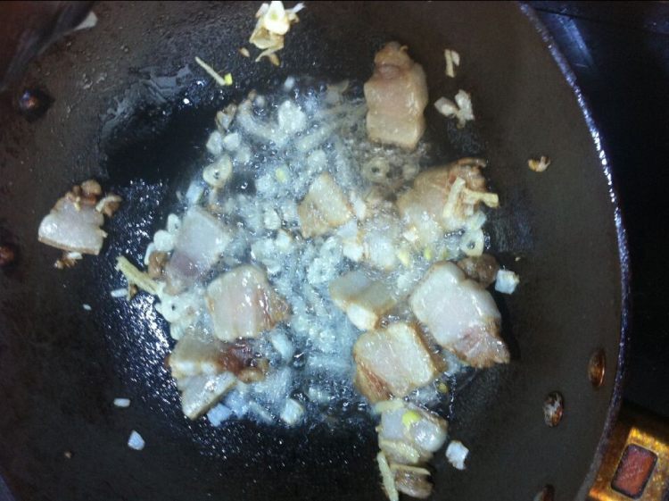鸡翅鸡骨棒炖蘑菇步骤6