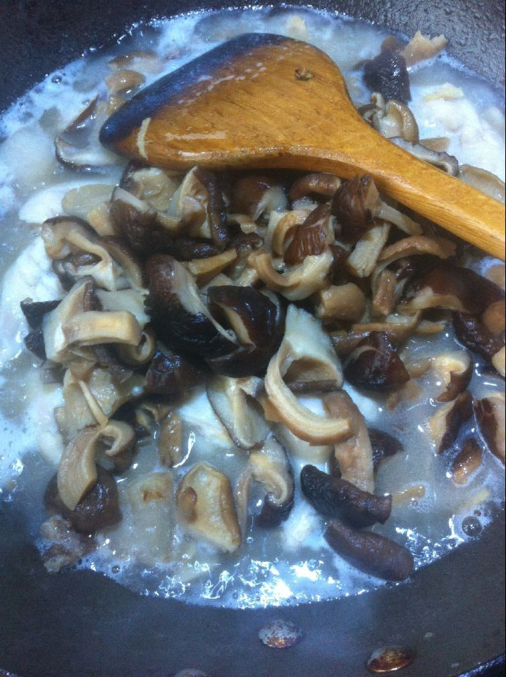 鸡翅鸡骨棒炖蘑菇步骤9