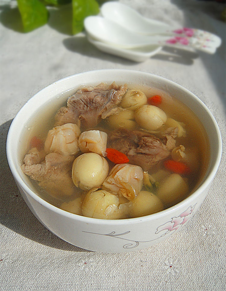 莲子干贝炖瘦肉步骤10