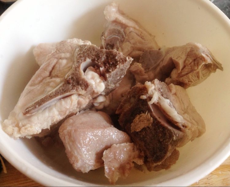 瑶柱猪骨菜干汤步骤7