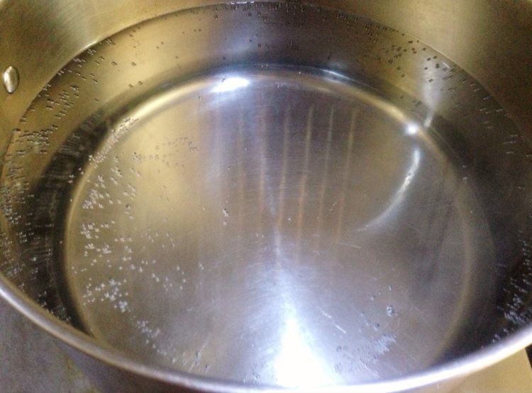 瑶柱猪骨菜干汤步骤8