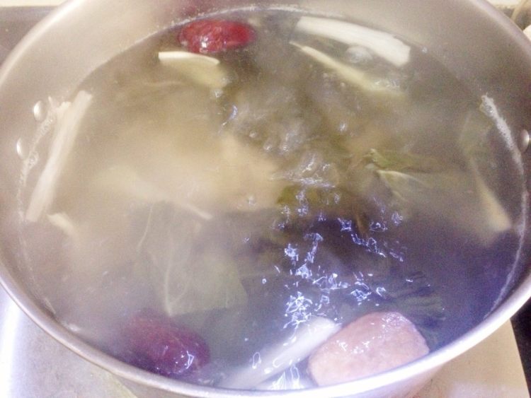 瑶柱猪骨菜干汤步骤11