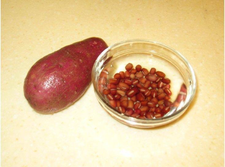 紫薯红豆炖奶步骤1