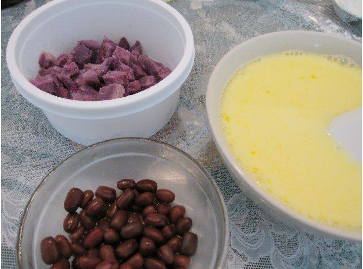 紫薯红豆炖奶步骤3