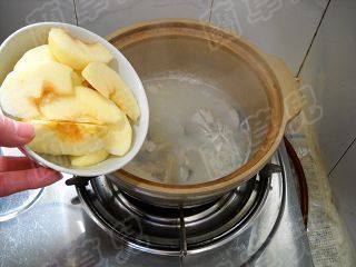 苹果炖生鱼步骤9