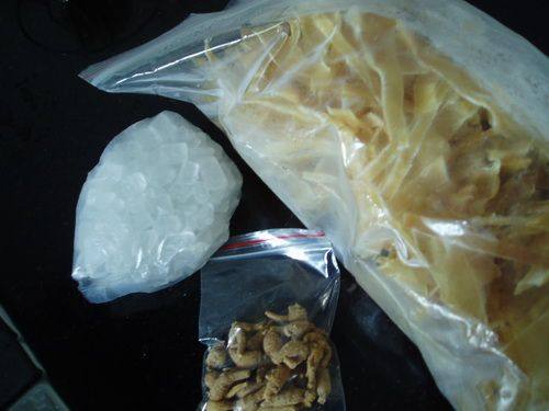 鱼胶炖西洋参步骤1