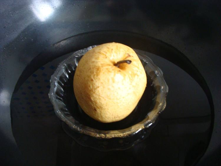 冰糖炖梨步骤4