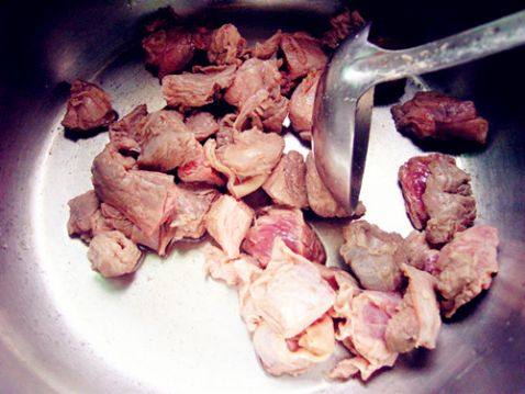 当归炖牛肉步骤4