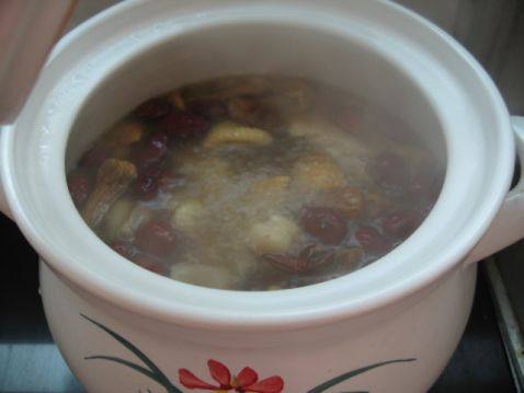 松茸菇炖鸡步骤4