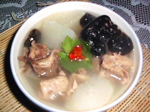 萝卜木耳炖排骨步骤6