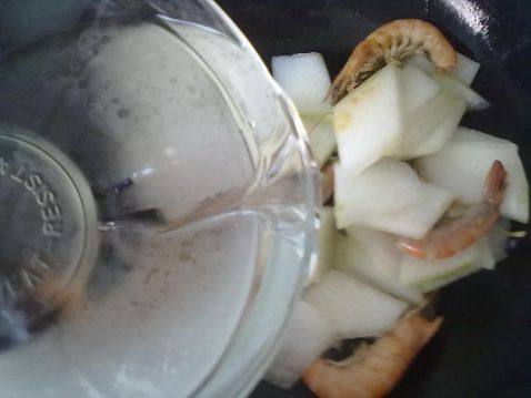 冬瓜炖虾步骤5