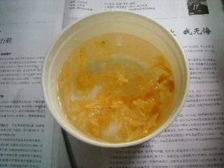 鸽子蛋炖银耳步骤1