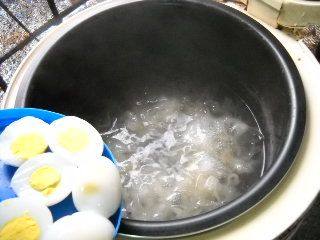鸽子蛋炖银耳步骤5