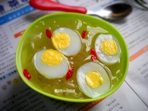 鸽子蛋炖银耳步骤7