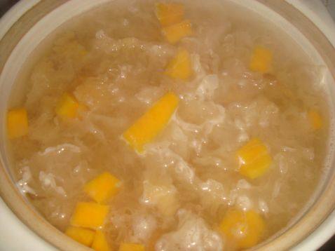 南瓜炖银耳步骤6