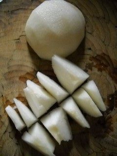 冰糖雪梨炖银耳步骤3
