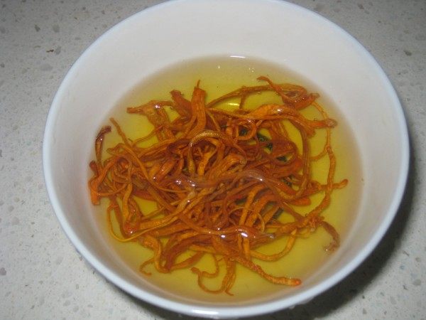 虫草花炖瘦肉步骤1