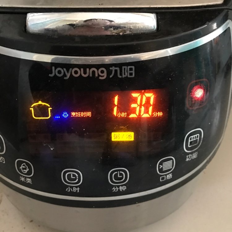 冰糖银耳莲子汤步骤5