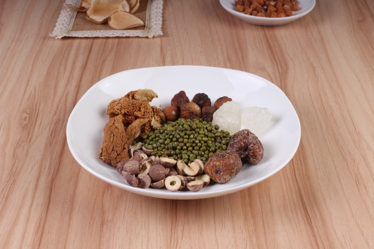 竹笙莲子绿豆糖水步骤1