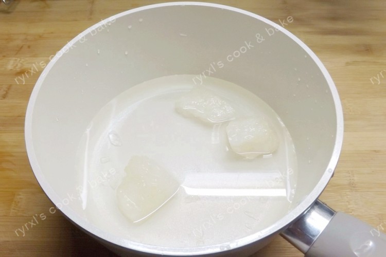 自制冰糖蜜桃罐头步骤3