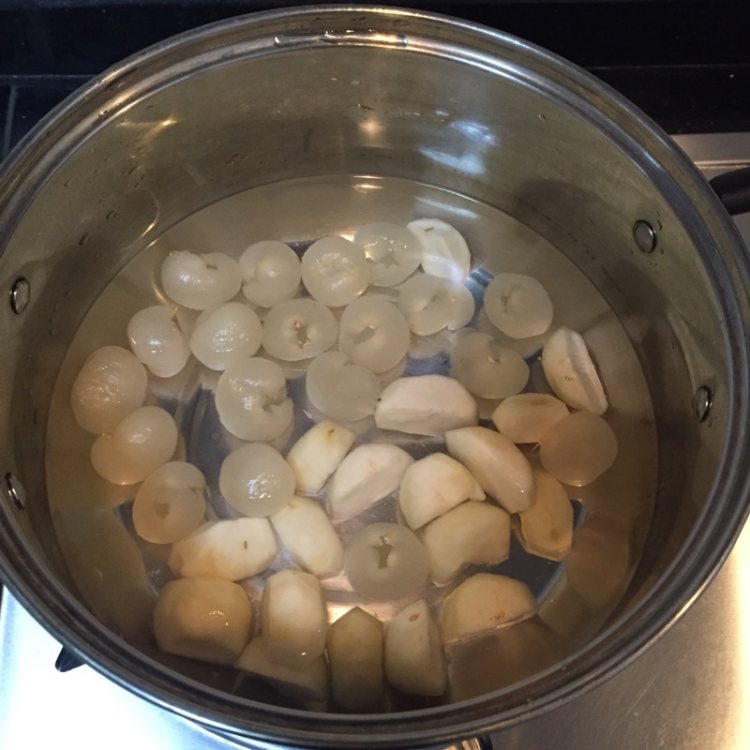 龙眼马蹄火龙果汁糖水步骤4
