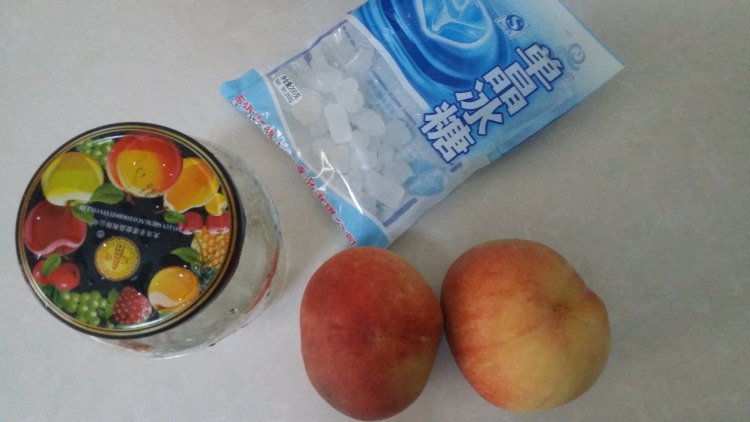水蜜桃罐头步骤1