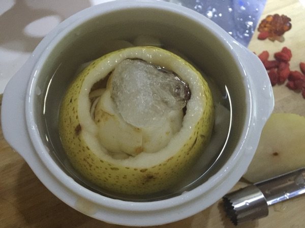 桃胶百合冰糖雪梨盅步骤4