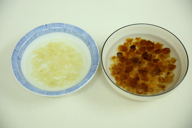 皂角米桃胶木瓜羹步骤1