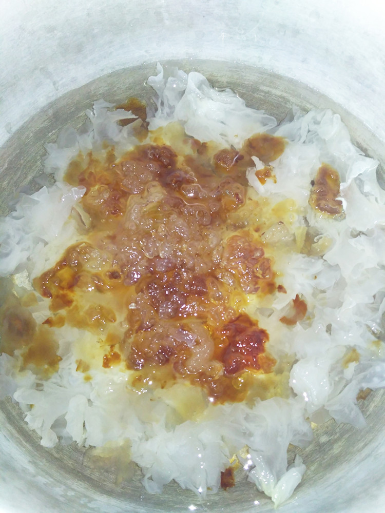 桃胶银耳糖水步骤5