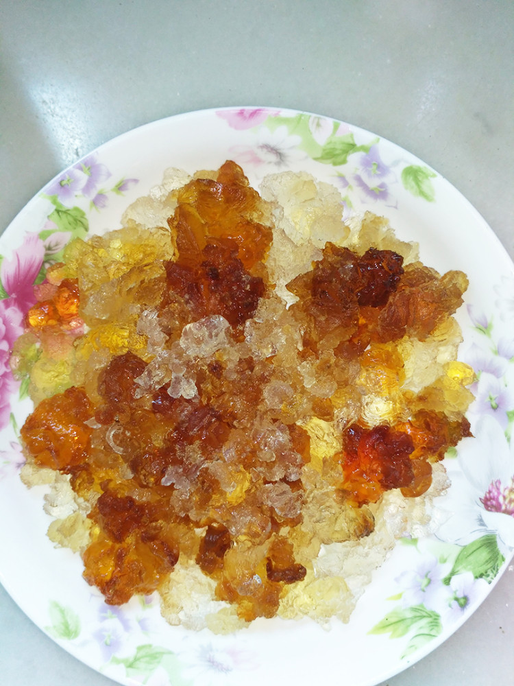 桃胶银耳糖水步骤3