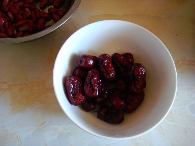 红枣红豆汤步骤2